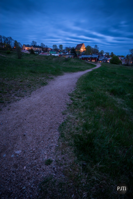 Polku kaupunkiin